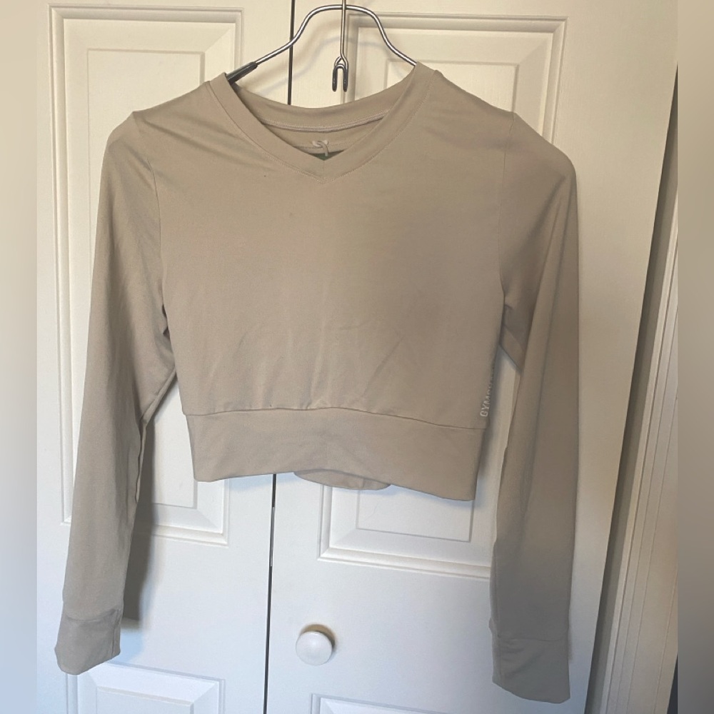 Women’s Gym Shark long sleeve crop top with open back